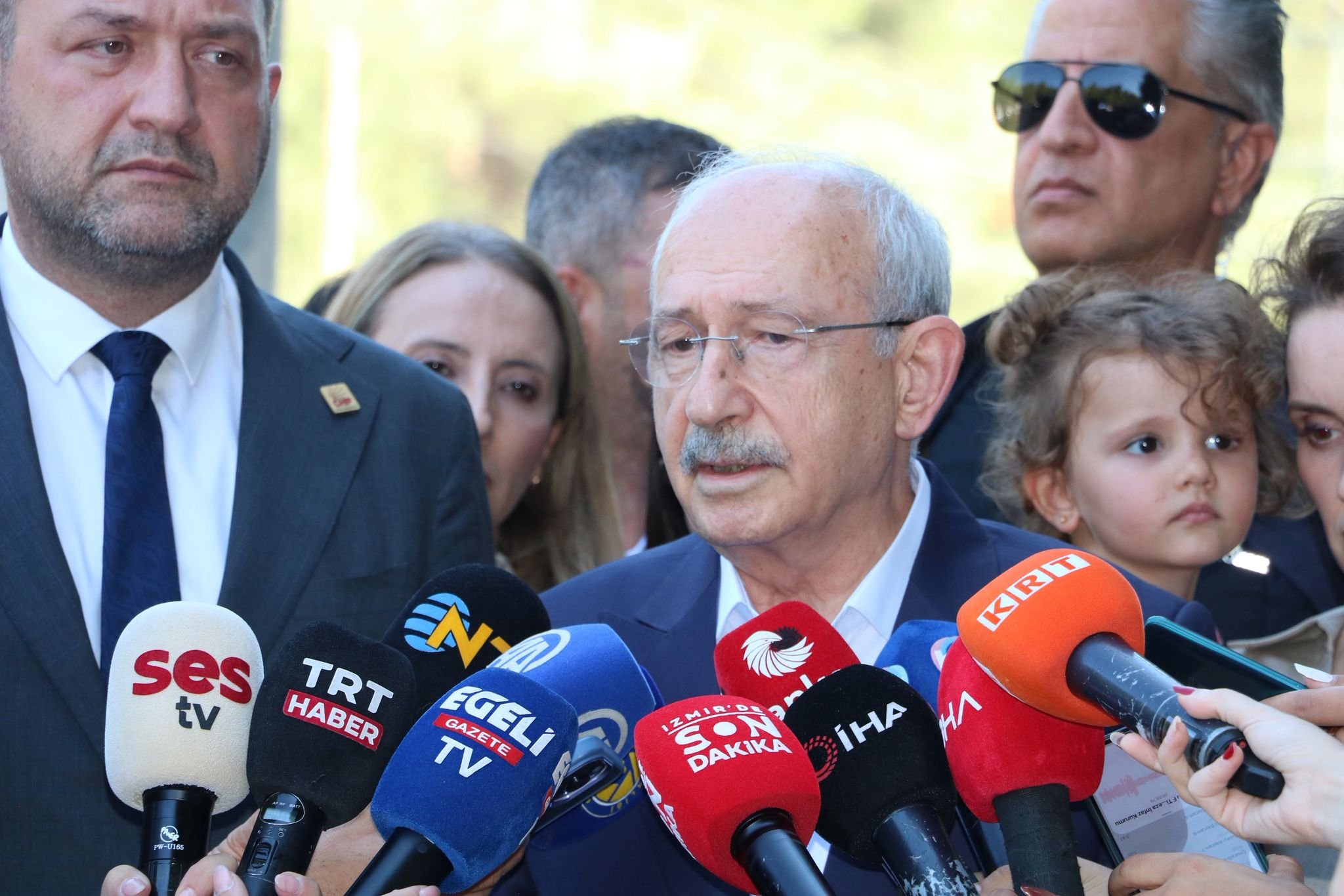 KILIÇDAROĞLU’NDAN İZMİR’DEKİ TUTUKLU İSİMLER İÇİN ÇAĞRI