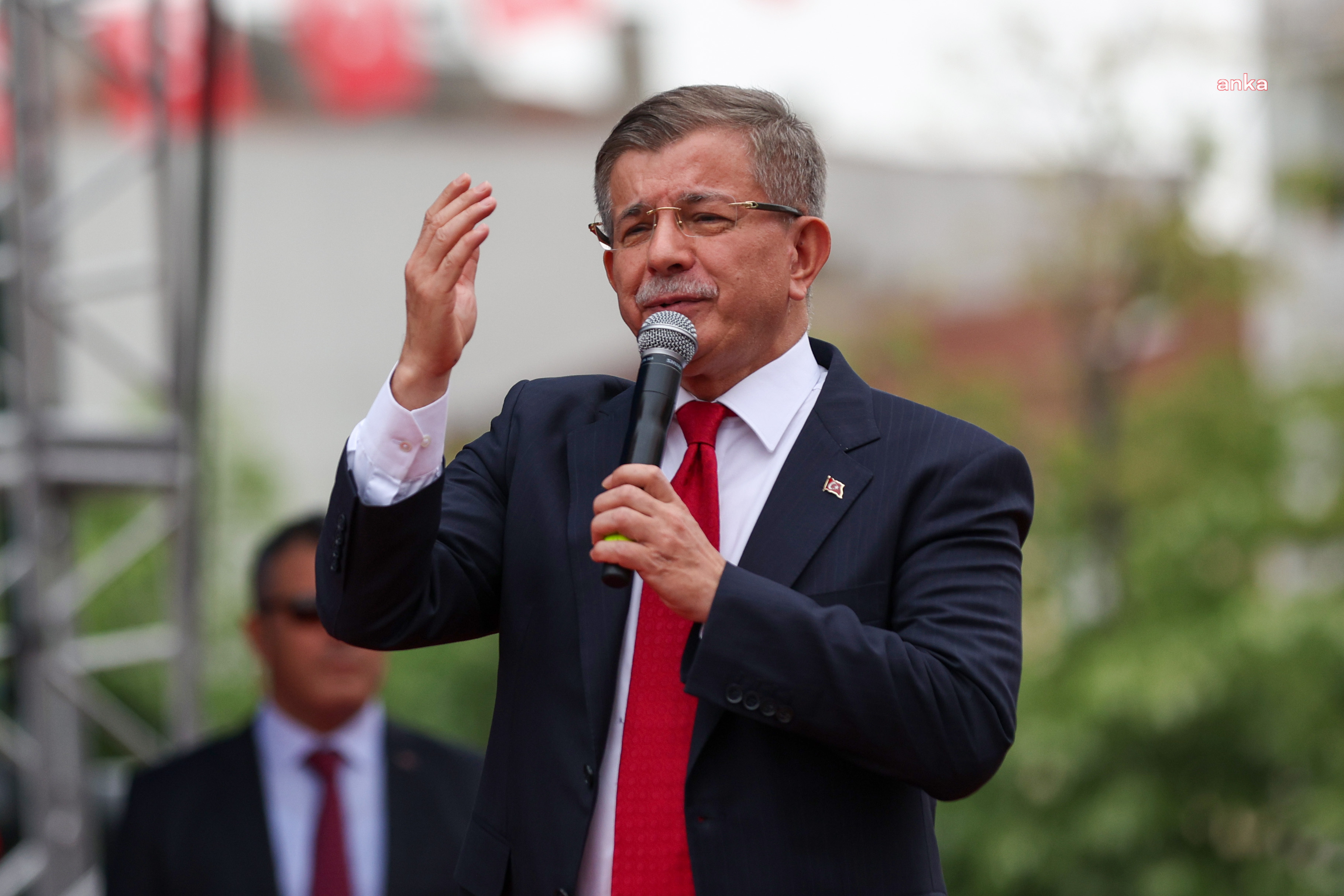 Ahmet Davutoğlu "Cumhurbaşkanına hakaret" suçundan ifade verdi: "Sözlerimin arkasındayım"