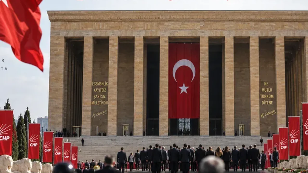 Chp heyeti anıtkabir’de: Kılıçdaroğlu başkanlığında Atatürk’ün huzuruna yürüdü