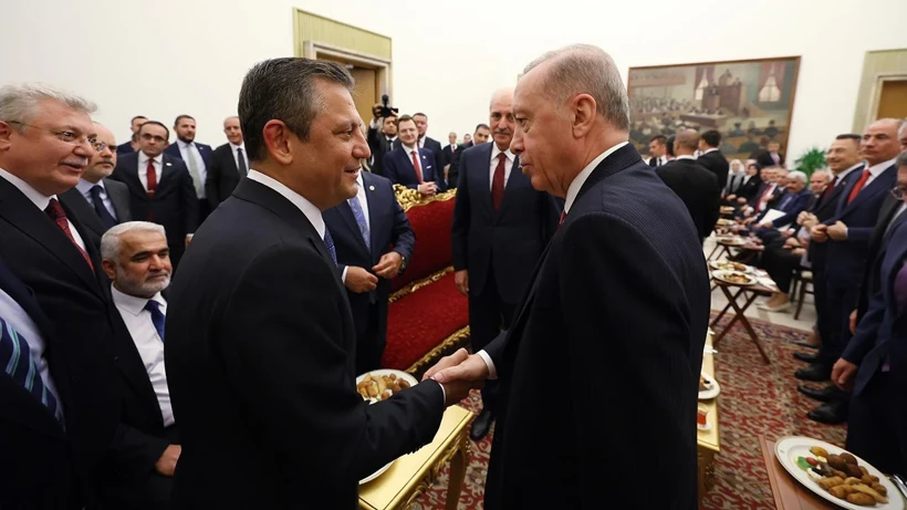 Özgür Özel’e Erdoğan’a hakaretten 800 bin tl tazminat