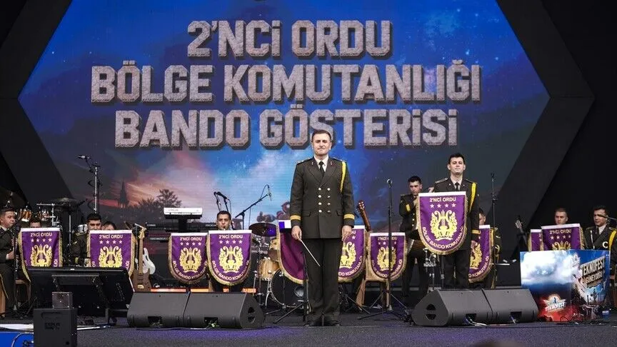 TEKNOFEST Güneydoğu’da askeri bando konser verdi