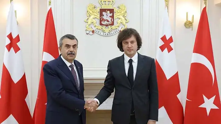 Yusuf Tekin, Gürcistan başbakanını makamında ağırladı