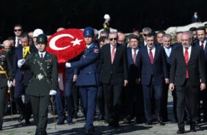 Cumhurbaşkanı Erdoğan başkanlığındaki devlet erkanı Anıtkabir’i ziyaret etti !