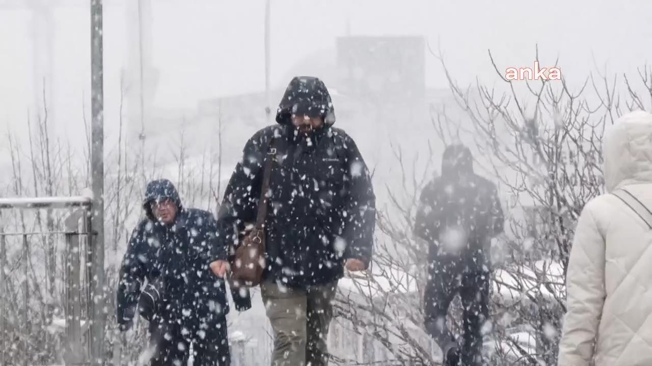 İstanbul’da tüm eğitim kurumlarına yarın için kar tatili!