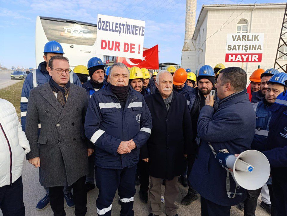 İyi Parti Çanakkale Milletvekili Rıdvan Uz’dan Çayırhan Termik Santrali işçilerinin eylemine destek!