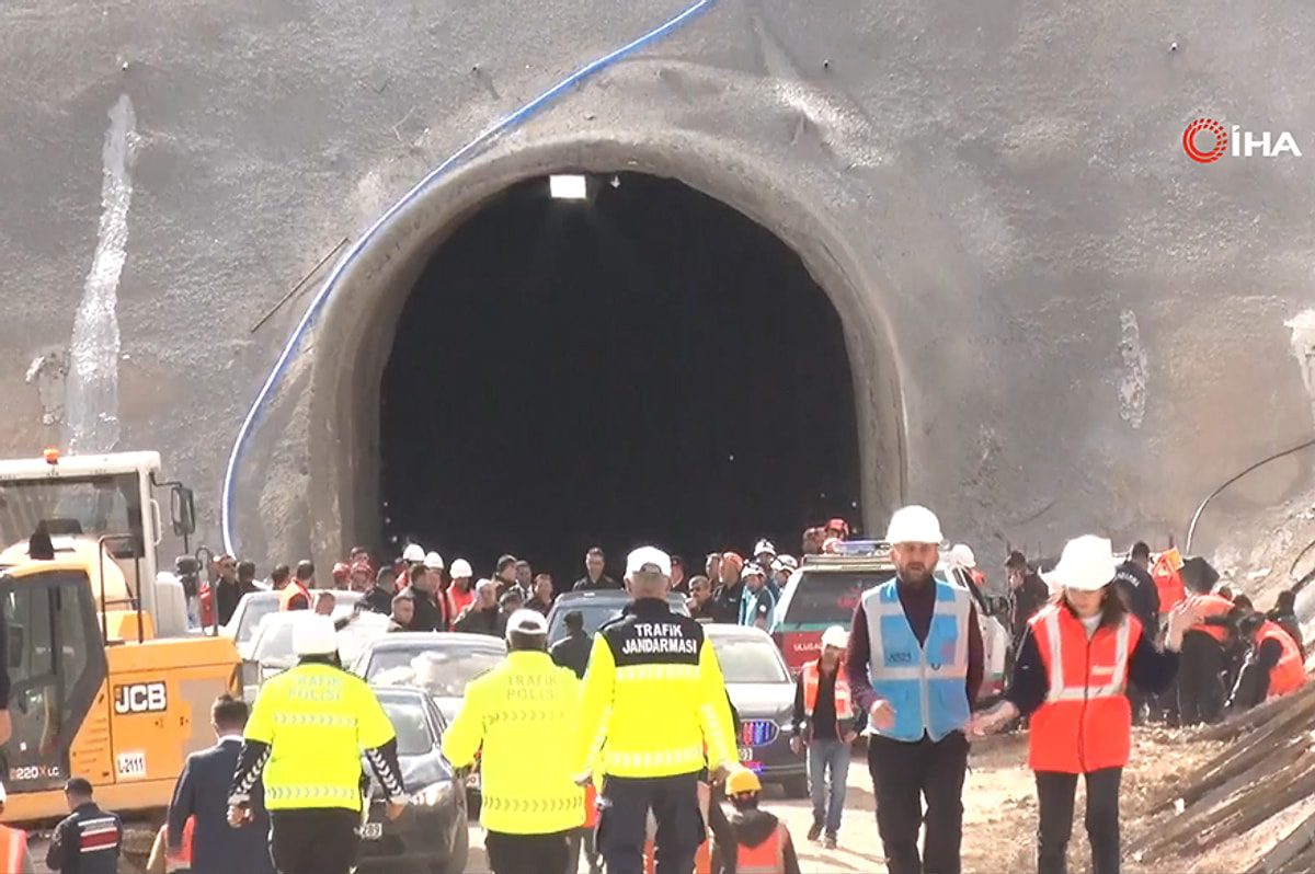 Kayseri’de hızlı tren inşaatında göçük: “1 işçi hayatını kaybederken 1 işçi de yaralandı.”