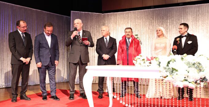 Dervişoğlu nikâh şahidi oldu