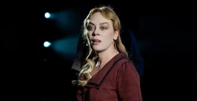 Demet Evgar ‘normal doğum’ pankartına sinirlendi
