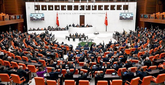 AKP’den CHP’ye: “Bir şey mi sakladınız, bugün aklınıza nereden geldi?”