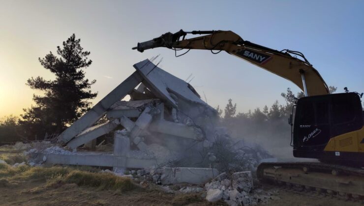 AK Parti döneminde yapımına başlandı, CHP’li belediye tarafından yıkıldı