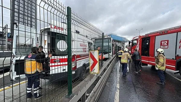 İstanbul Valiliği: Metrobüs kazasında 1 ölü, 2’si ağır 20 yaralı