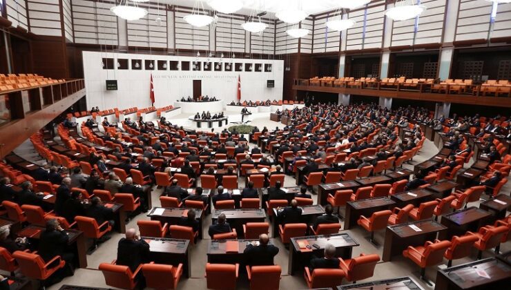 AK Parti’nin Anayasa Komisyonu’nun ilk toplantı tarihi belli oldu