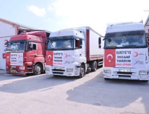 Adana Büyükşehir Belediyesi’nden Suriye’ye 3 TIR insani yardım