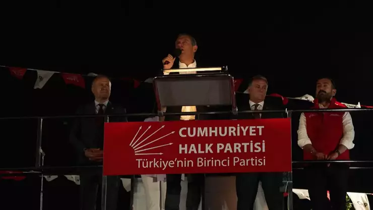 Özgür Özel’in son mitinginde dikkat çeken tüm detaylar