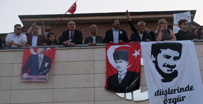 Ali İsmail Korkmaz’ın fotoğrafı rektörlüğe asıldı