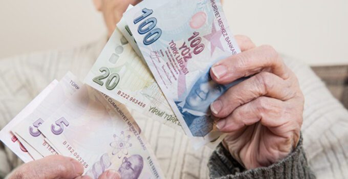 Bakan açıkladı: Ev hanımlarına emeklilik düzenlemesi ne zaman gelecek?