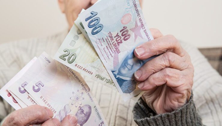 Bakan açıkladı: Ev hanımlarına emeklilik düzenlemesi ne zaman gelecek?