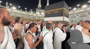 Hacı adayları Gazze için Kabe’de dua ediyor