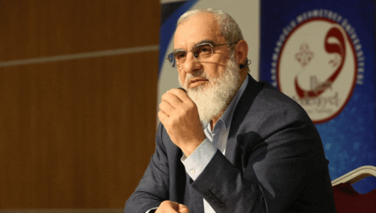 Milli Eğitim Müdürü’nün Nurettin Yıldız’a plaket vermesine tepkiler sürüyor