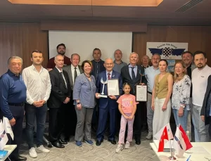 Yılmaz Büyükerşen’e onursal üyelik ödülü