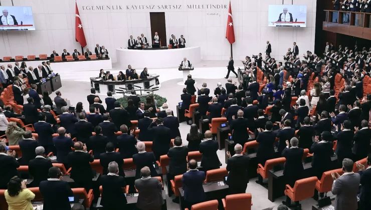 Meclis’te gerginlik: STK temsilcileri ile TBMM polisi arasında tartışma