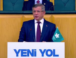 Davutoğlu’ndan Refah Kapısı için çağrı: “Çıplak ayaklarımla yürümeye hazırım”