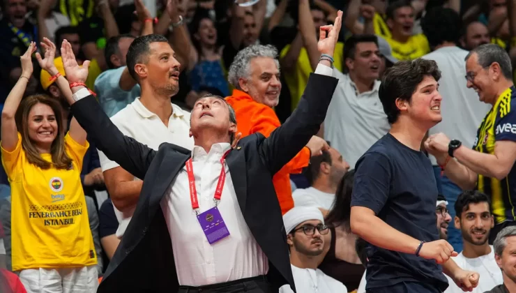 Beşiktaş-Fenerbahçe derbisinde gerginlik! Ali Koç ve Sertaç Komşuoğlu salondan zorlukla çıktı