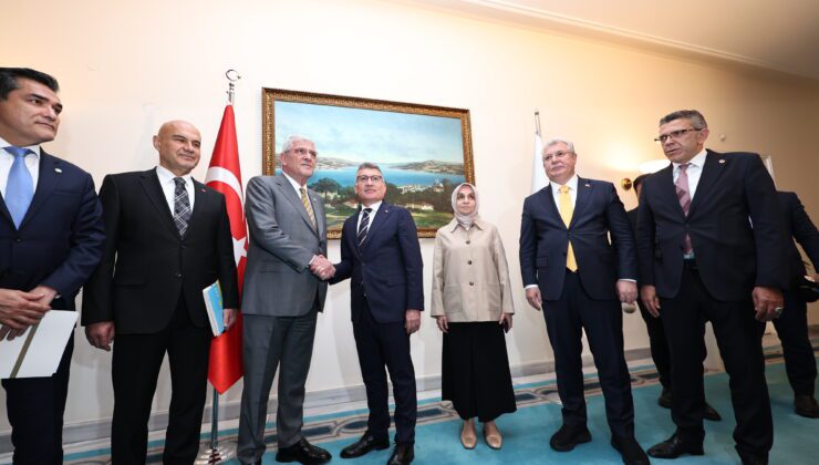 İYİ Parti lideri Dervişoğlu’ndan AK Parti Grup Başkanı Abdullah Güler’e sürpriz ziyaret