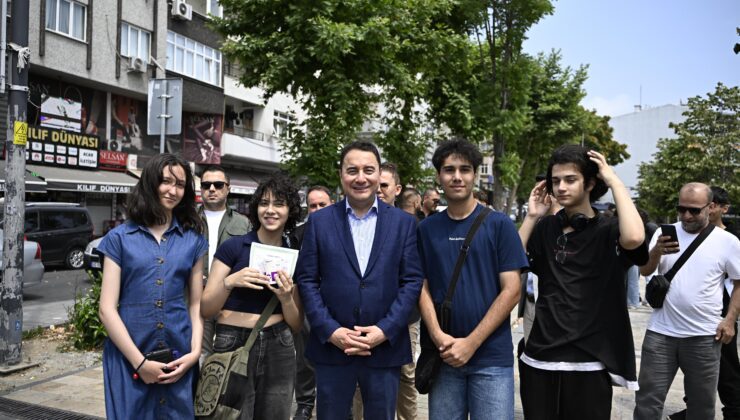 Babacan’dan öğrencilere: “Sizin karneniz hükümetin karnesinden daha iyi”