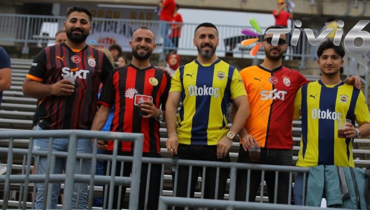 ABD’deki Türkler, milli maça akın etti