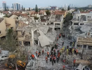 İran’dan İsrail’e bir füze saldırısı daha: Tel Aviv ve Kudüs’te panik yaratan patlamalar