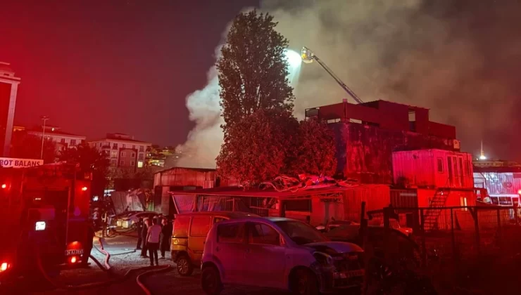 İstanbul’da oto sanayi sitesinde yangın: Araçlar küle döndü