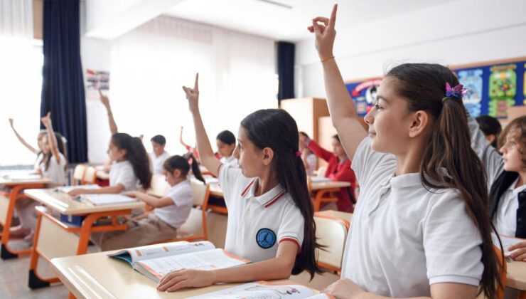 Okullarda serbest kıyafet dönemi sona eriyor