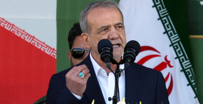 İran Cumhurbaşkanı Pezeşkiyan: “İsrail saldırılarına son vermezse yanıtımız sert olacak”