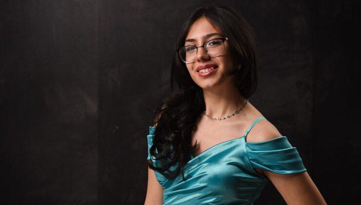 15 yaşındaki Türk piyanist Arya Su Gülenç Almanya’da birinci oldu