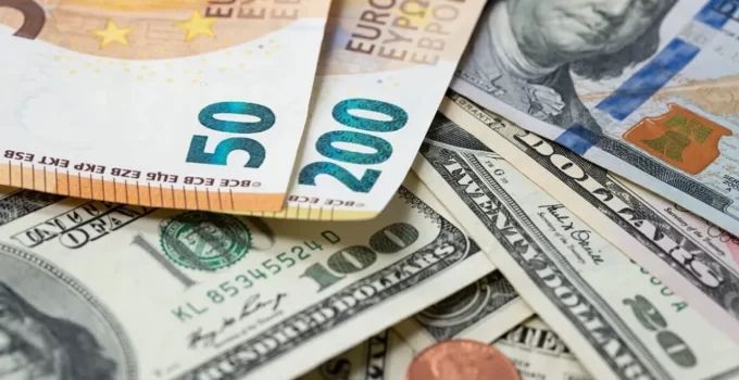 Döviz kurunda tansiyon fırladı! Euro tarihi zirveyi gördü