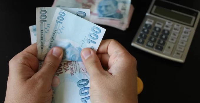 Memur ve emekli maaşı zam oranları belli oldu