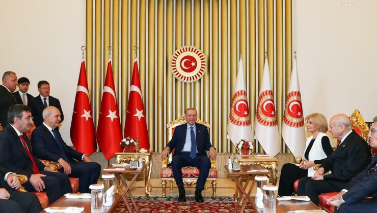 Erdoğan ve Siyaset Liderleri 15 Temmuz Anma Töreninde Bir Araya Geldi