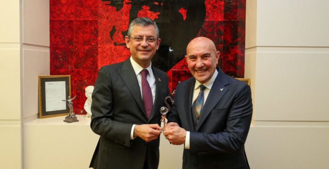 Özel’den şok çıkış: “Tunç Soyer’i asla satmam”
