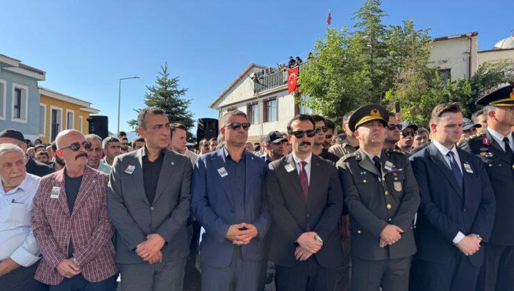 İYİ Parti’den şehide vefa: Cenaze törenine katıldılar