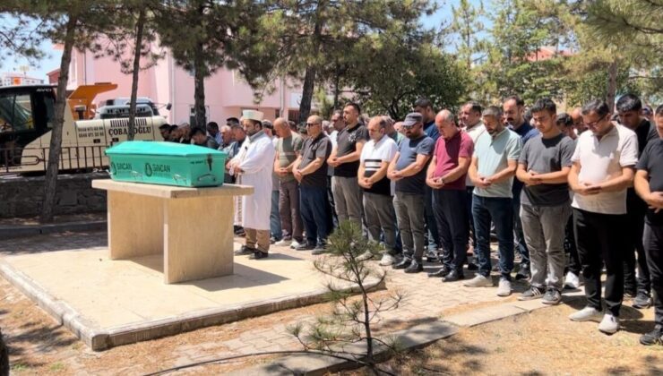 Ankara’da Feci Kaza: 15 Yaşındaki Sinem İlhan Son Yolculuğuna Uğurlandı