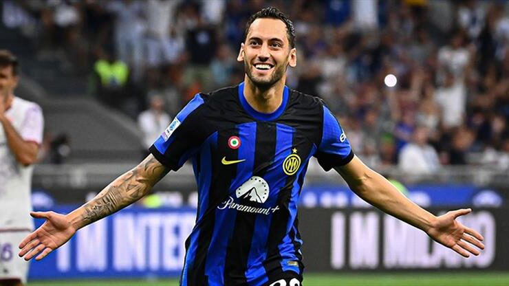 Menajeri Son Noktayı Koydu: Çalhanoğlu’nun Formasını Giyeceği Takım Belli Oldu