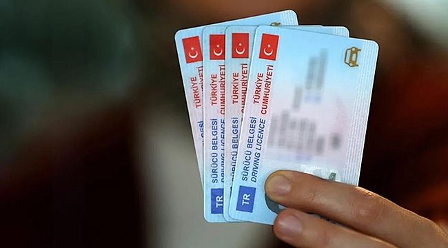 Son Gün: Eski Tip Ehliyetler Bugün Geçersiz Oluyor, Yenilemeyen 7.438 TL Ödeyecek!