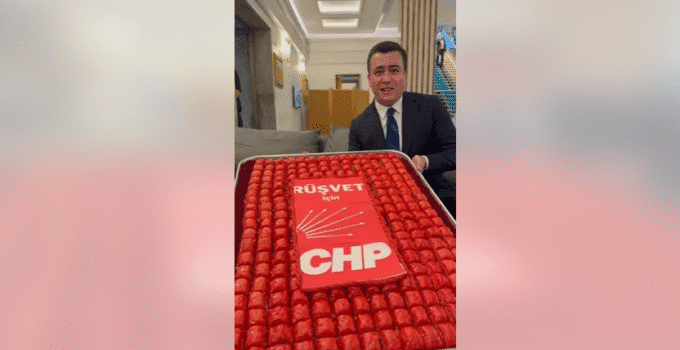 Osman Gökçek’ten CHP’li yöneticilere baklavalı gönderme: “Bu baklavanın içinde euro yok”