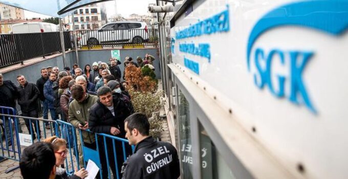 SGK Duyurdu: Emekli Zam Farklarının Yatacağı Tarih Belli Oldu