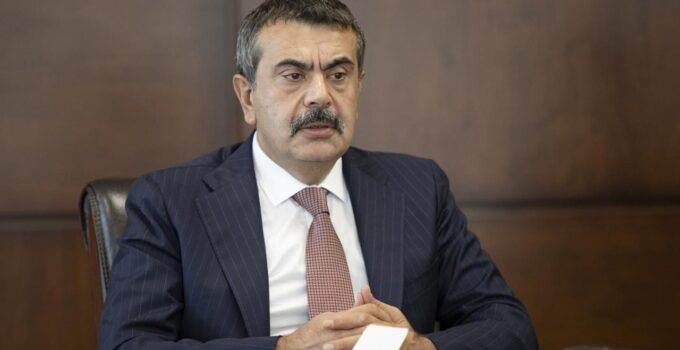 Bakan Tekin’den LGS Açıklaması: “Soruların Fotoğrafı Çekilmiş… Güvenlik Sorunu Yok”