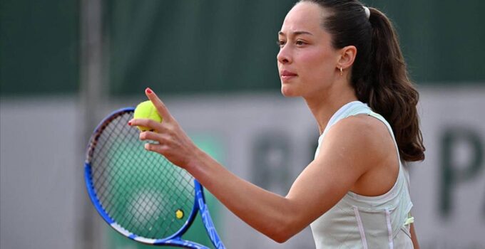 Zeynep Sönmez Wimbledon’da 3. tura yükselen ilk Türk tenisçi!