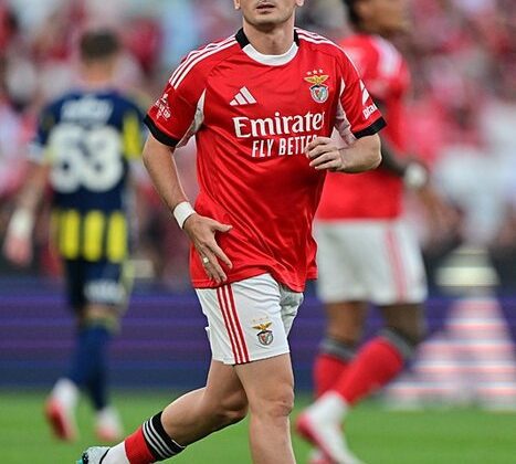 Fenerbahçe, Kerem Aktürkoğlu İçin Benfica ile Görüşmelerde