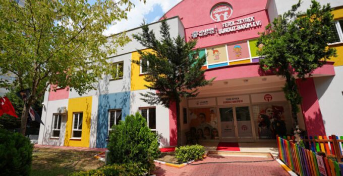 Ataşehir’de Ferdi Zeyrek’in Adı Gündüz Çocuk Bakımevine Verildi