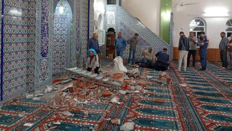 Balıkesir Sındırgı Depreminde Manisa Gördes’te Cami Hasarı ve Can Kaybı